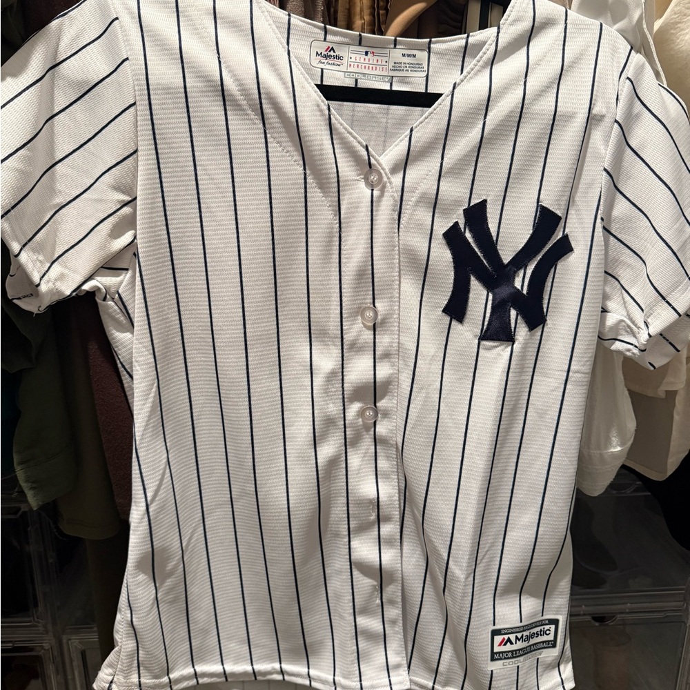 Majestic NY Yankees women’s home jersey.